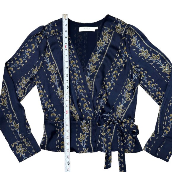 NWT ASTR the Label Kimi Navy Blue Print Long Sleeve Satin Wrap Top Blouse M - Picture 13 of 14